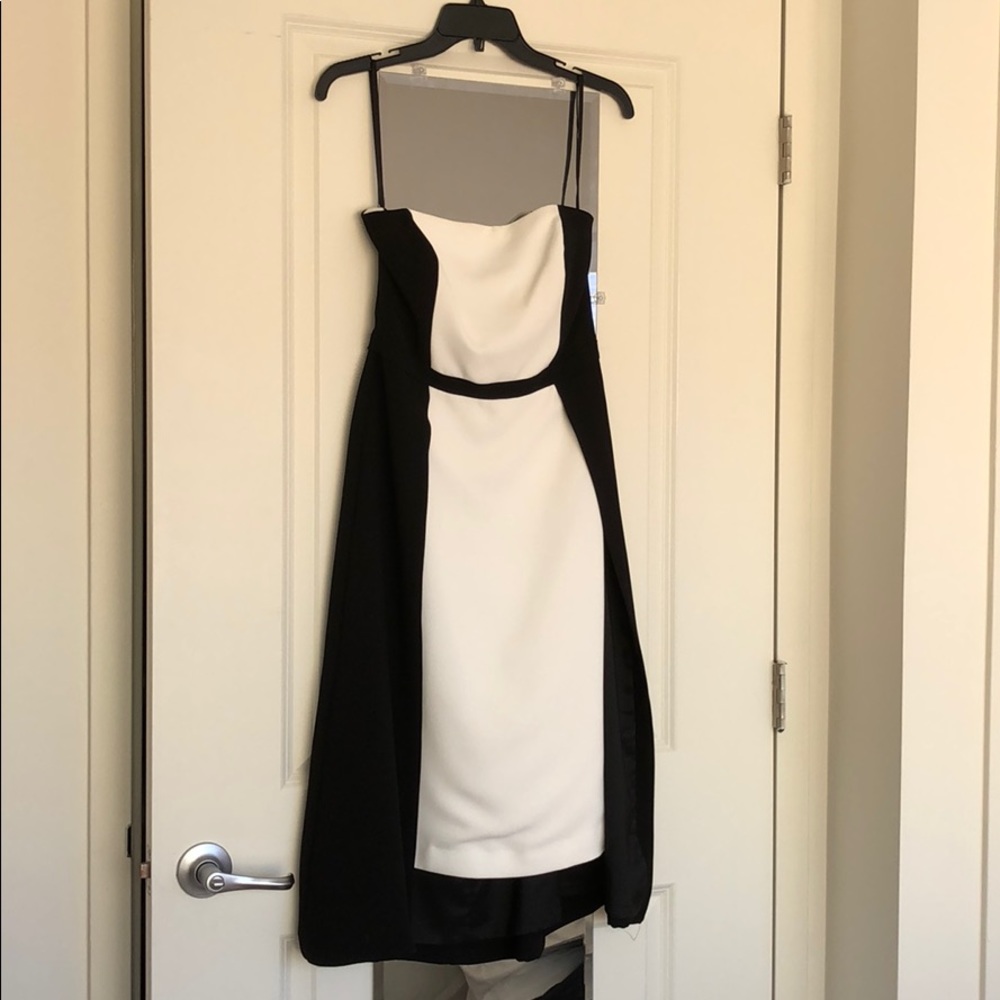 White House Black Market Strapless Dress - Picture 4 of 8